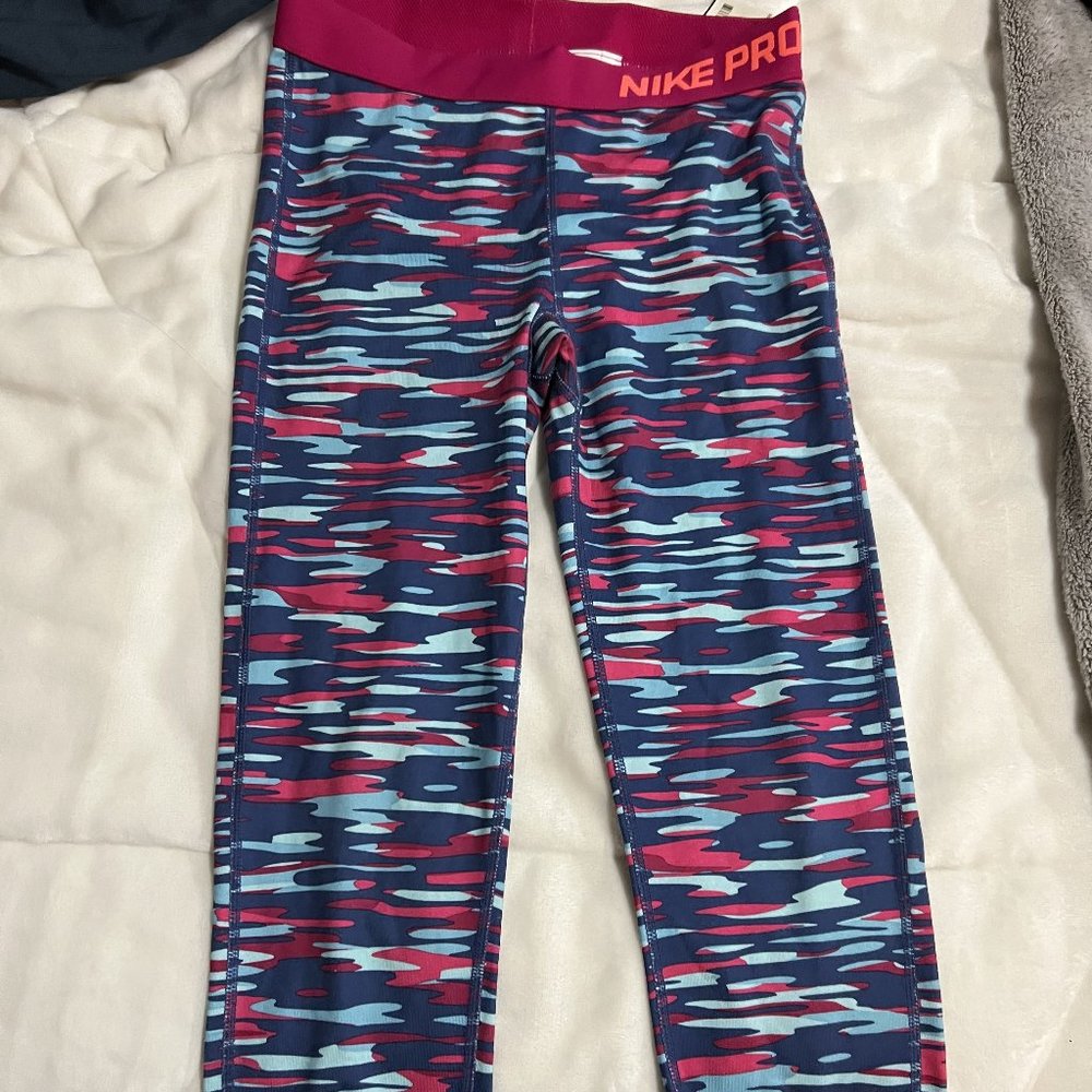 Nike Pro Girls Capri leggings sz L